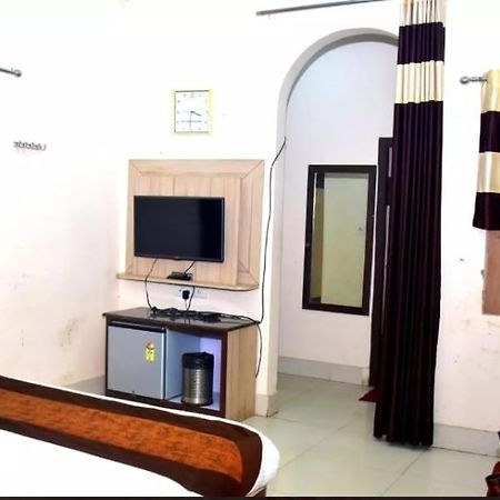 Hotel Soni International Khalilabad Exteriér fotografie