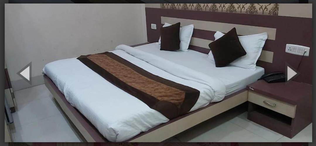Hotel Soni International Khalilabad Exteriér fotografie