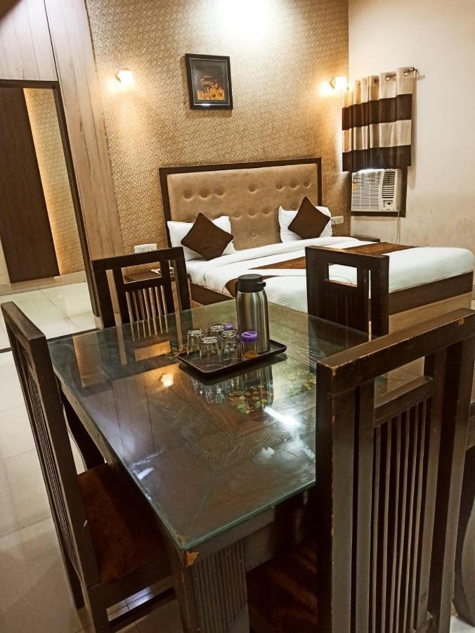 Hotel Soni International Khalilabad Exteriér fotografie