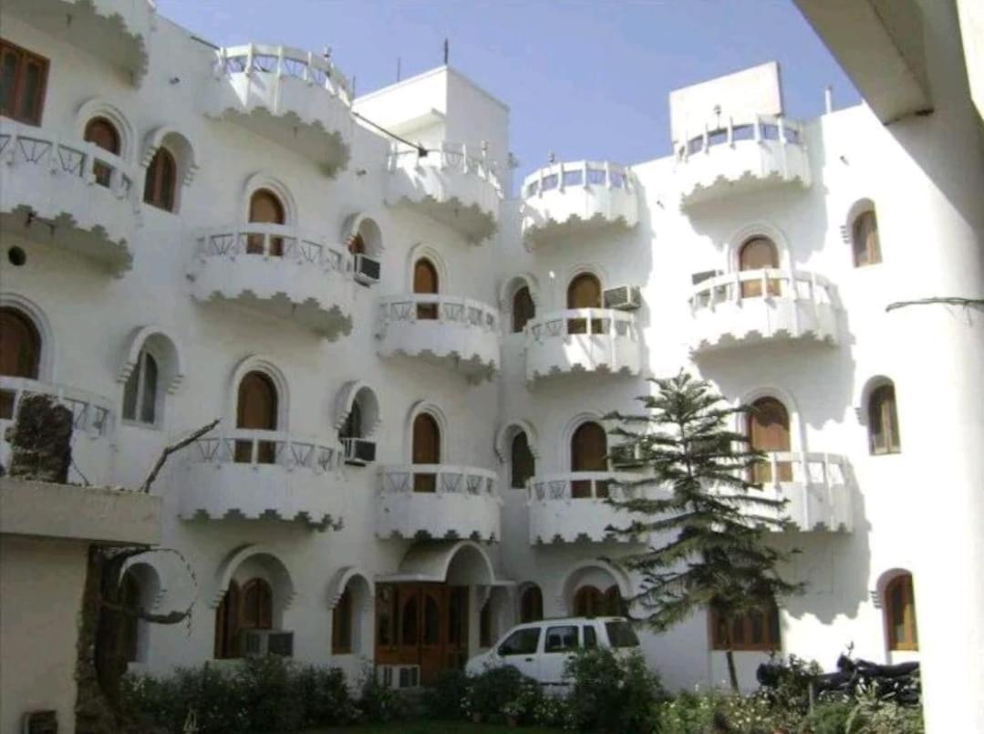 Hotel Soni International Khalilabad Exteriér fotografie
