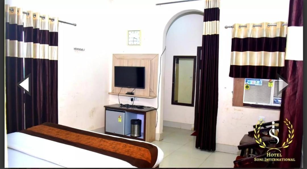 Hotel Soni International Khalilabad Exteriér fotografie